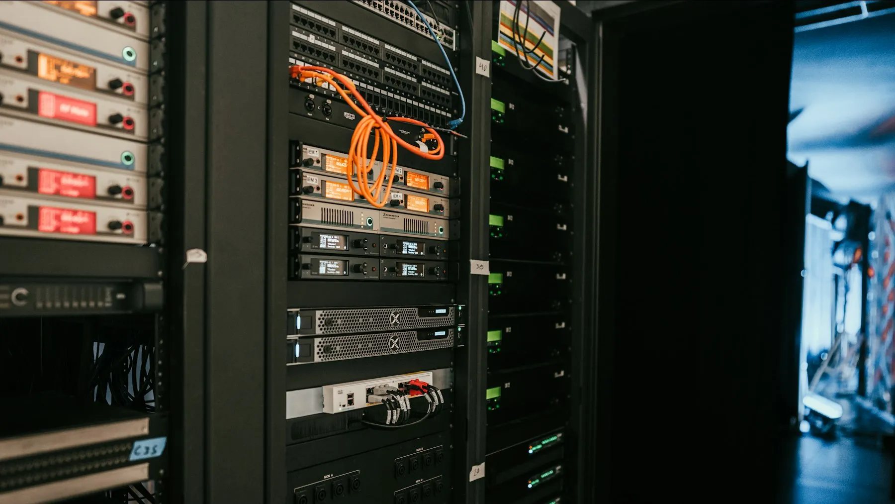 7 AI Hardware Strategies for Startups in 2026 — Tech Arcade