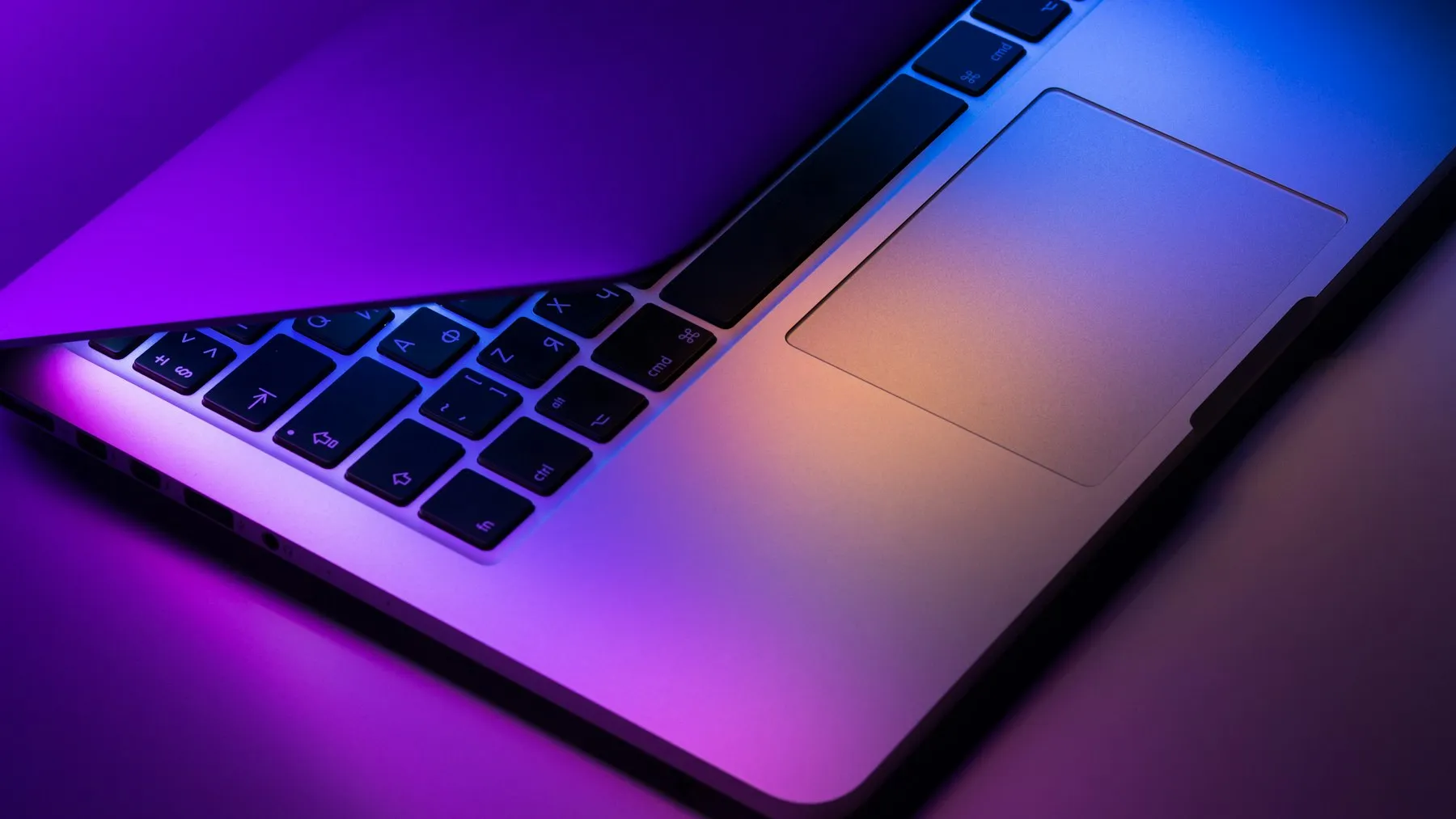 Apple Just Put a Touchscreen on the MacBook Pro — and It Starts at $2,899 — Tech Arcade