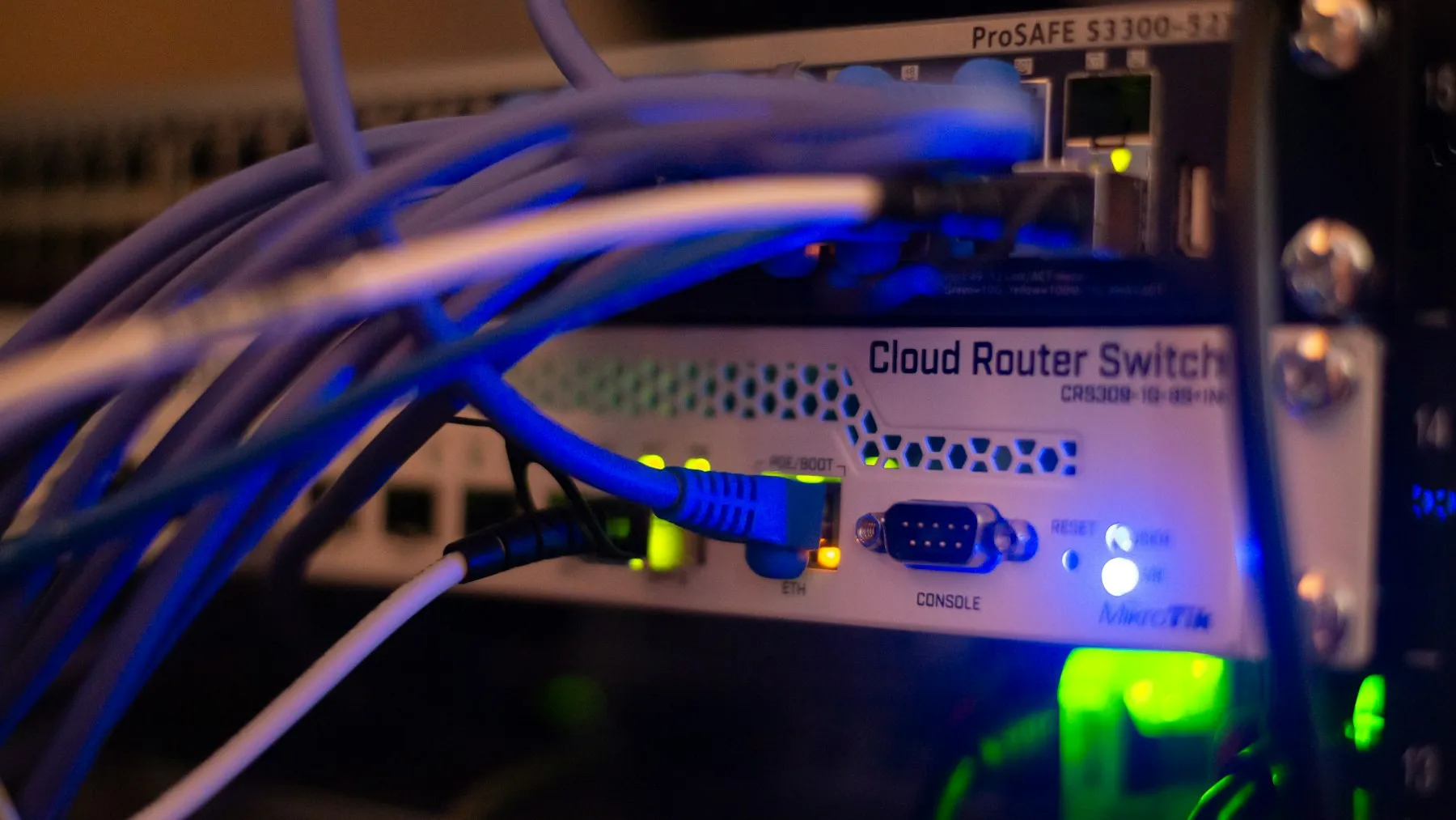 AWS Takes the Fall: How an AI Agent's "User Error" Caused a 13-Hour Infrastructure Meltdown — Tech Arcade