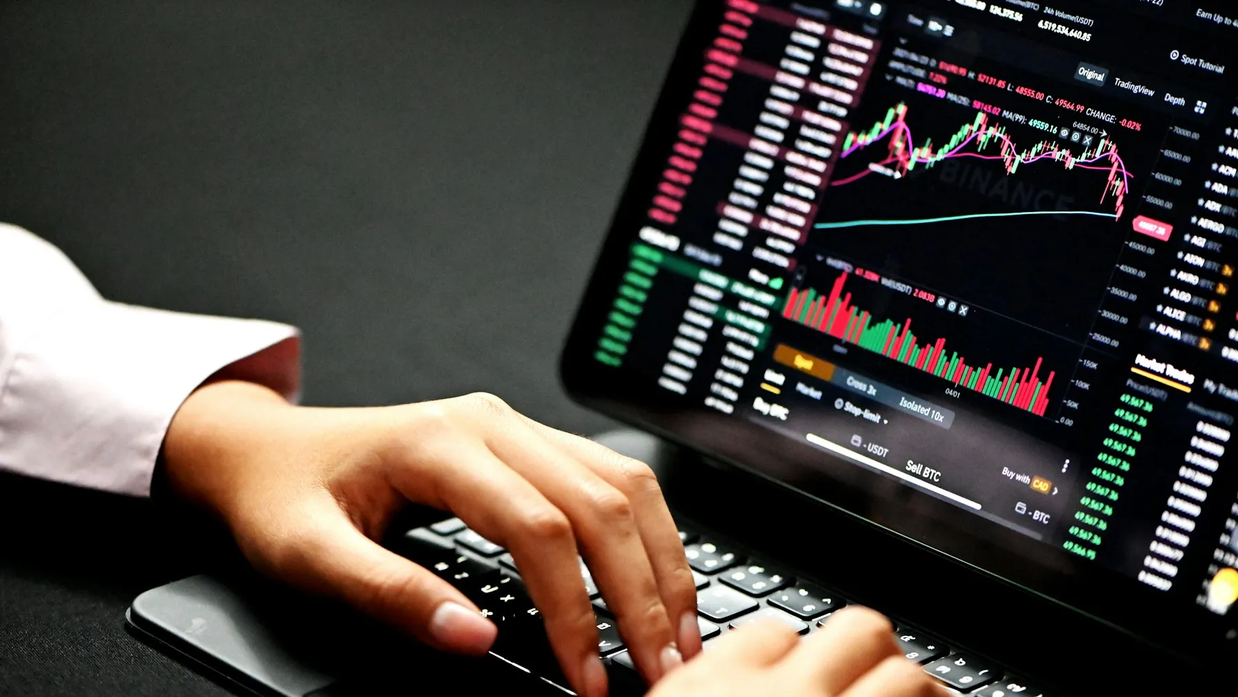 Crusoe Tripled to $30 Billion in Under a Year. A Trading Firm Just Handed It a $13 Billion Bill. — Tech Arcade