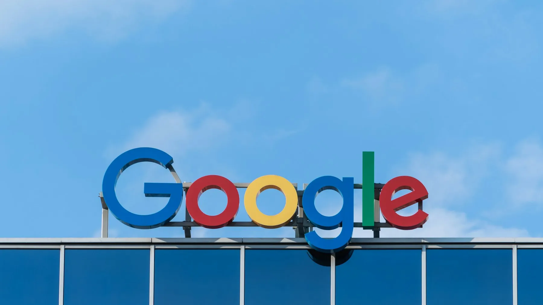 Google and Anthropic Team Up in a Multi-Billion Dollar AI Chip Deal — Tech Arcade