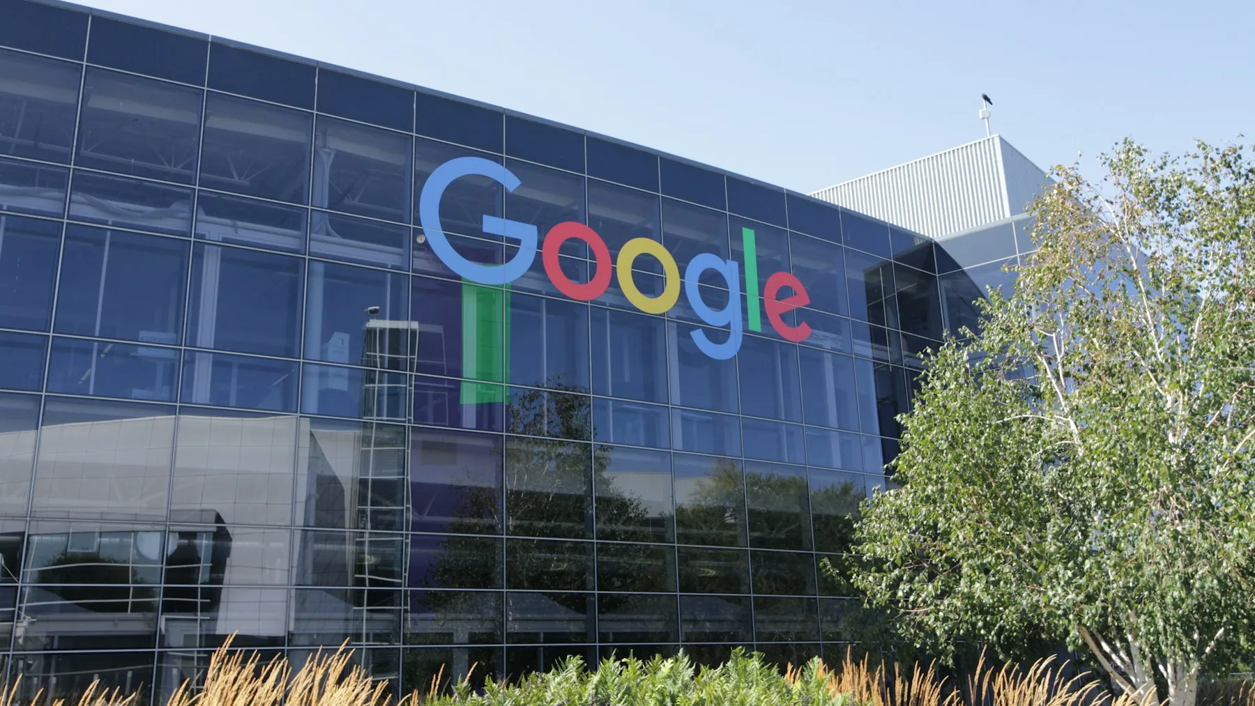 Google Cloud Just Doubled to $30.7 Billion — and Alphabet's Stock Still Dropped — Tech Arcade