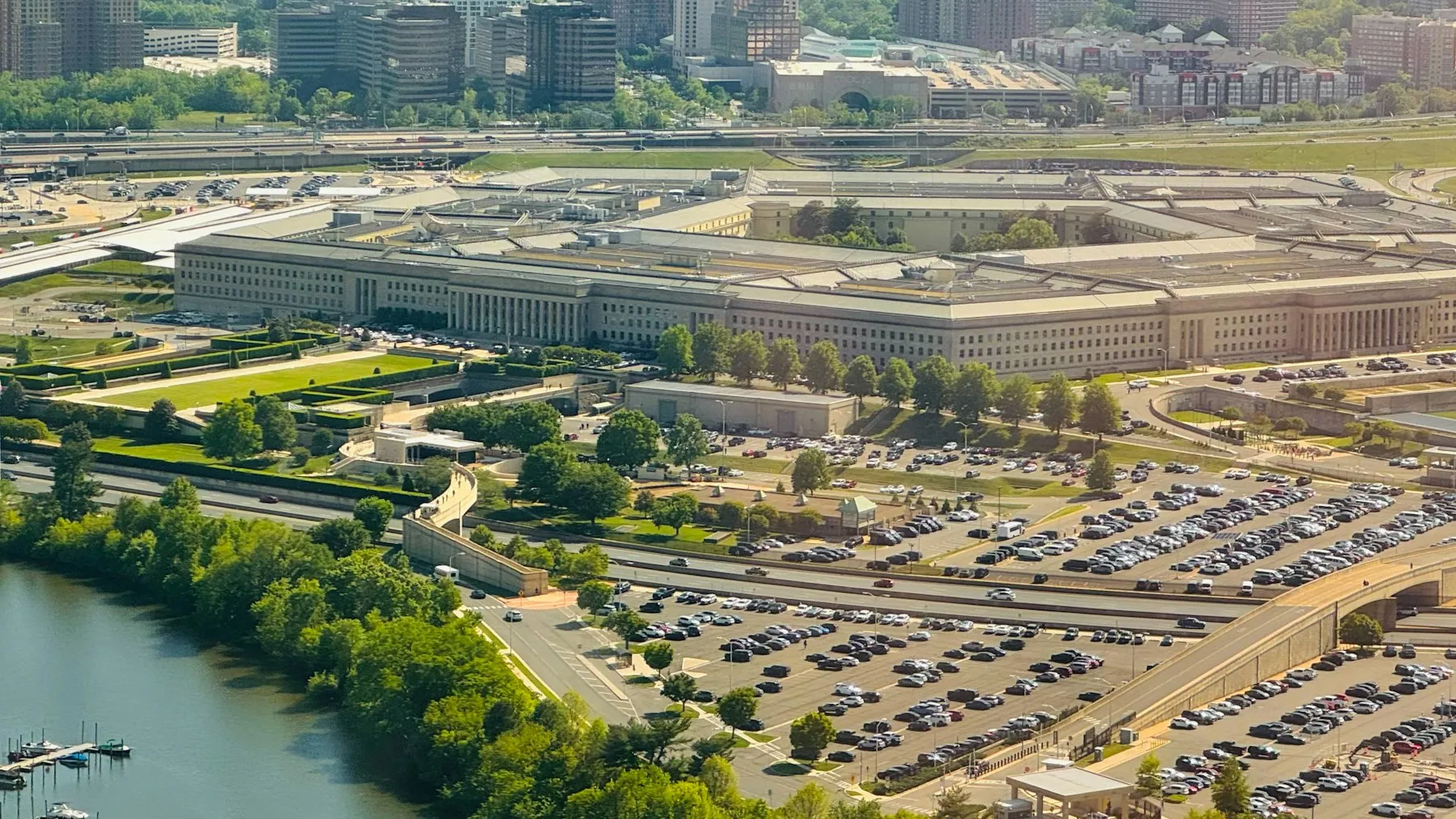 Pentagon Signs AI Deals With 7 Tech Giants — And Blatantly Snubs Anthropic — Tech Arcade